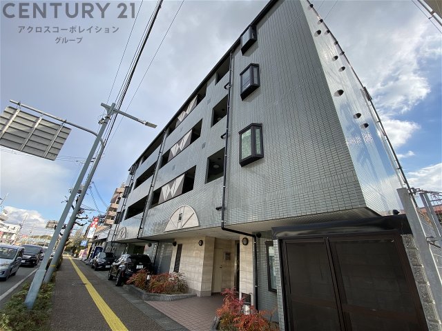 建物外観　安心のオートロック付きです