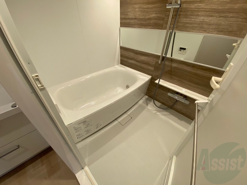 バス・シャワールーム　お風呂になります。一日の疲れを癒してくださいね。