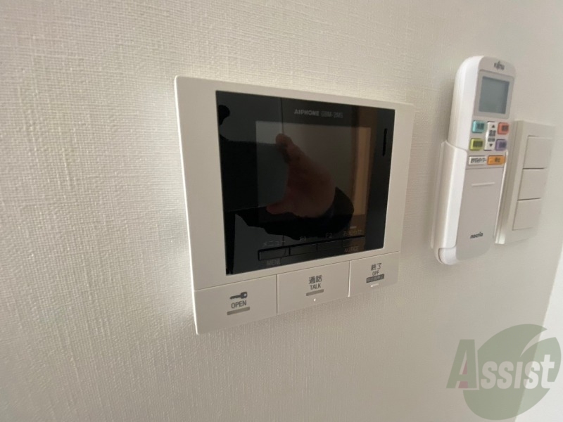 セキュリティ　ＴＶモニター付インターホンです。来客者の顔が見えるので安心！