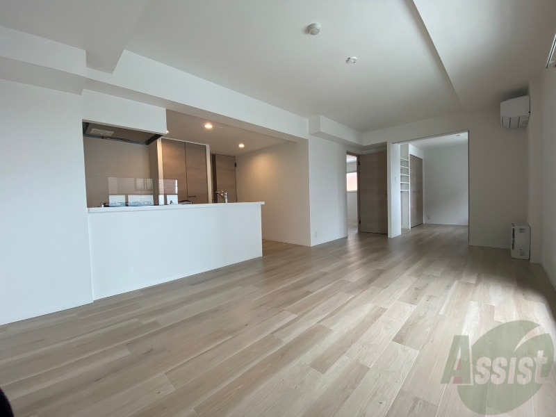 居室・リビング　広くてきれいなリビングです！快適に過ごせそうですね。