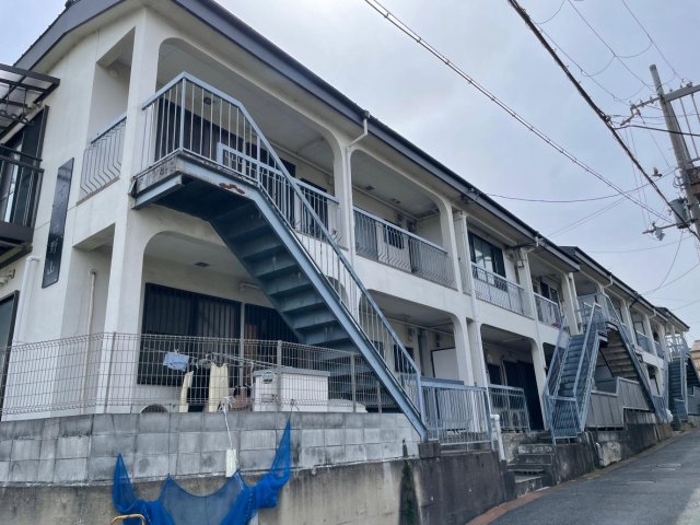 建物外観　2階の左から2番目の部屋です