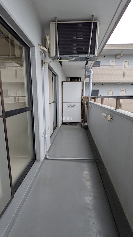 バルコニー　別部屋の写真です。ご参考までに