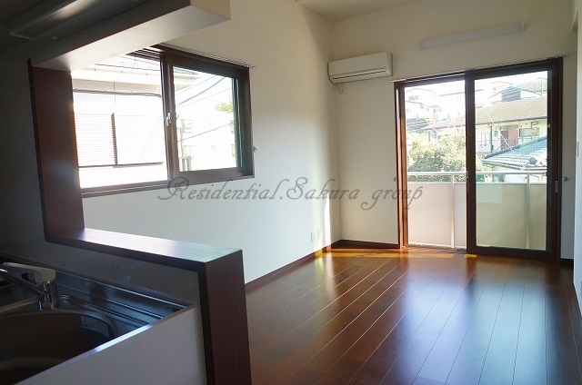 居室・リビング　使いやすい形の為、レイアウトを楽しめます♪