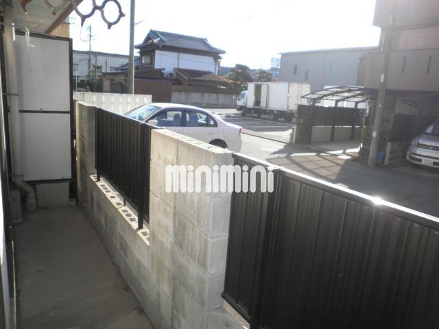 バルコニー　ベランダがとても広いです。