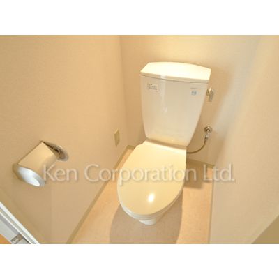 トイレ　同タイプ5階のお部屋を撮影。仕様が異なることがあります。