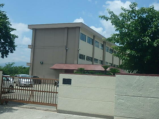 中学校　池田市立池田中学校（中学校）まで870m