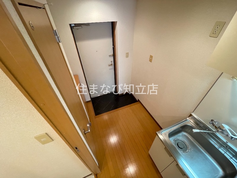 玄関　別部屋写真