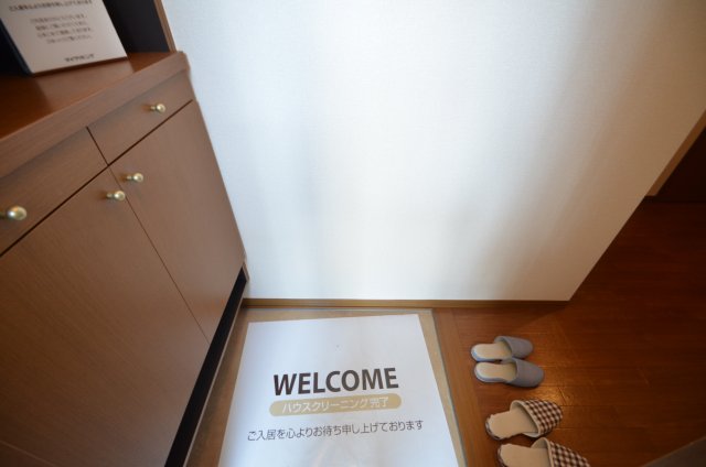 玄関　収納付玄関