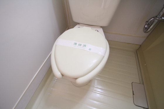 トイレ　※別号室の写真です