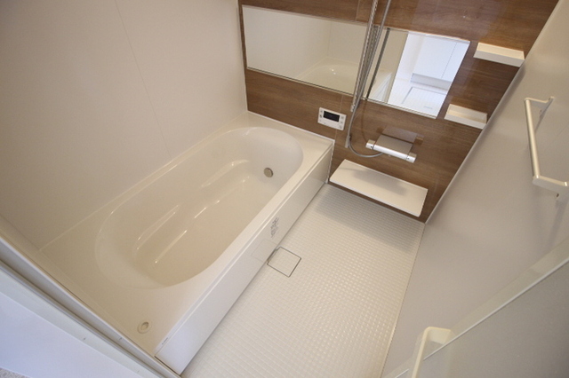 バス・シャワールーム　１０１　浴室