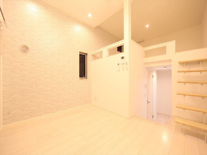 居室・リビング　洋室6帖　ロフト5.8帖（収納にも寝室にも使えます）