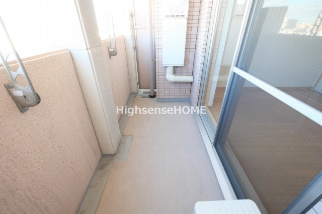 バルコニー　陽当たり良好なバルコニーです