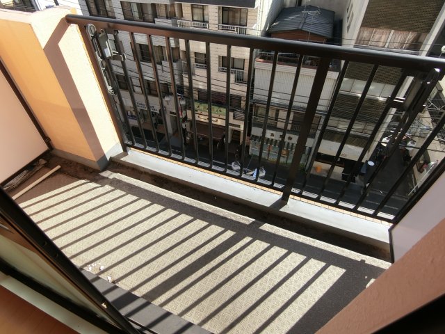 バルコニー　他のお部屋の参考写真となります。