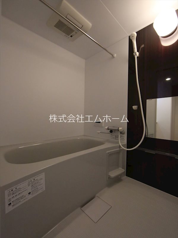 バス・シャワールーム　浴室暖房乾燥機付　追い焚き・オートバス機能付お風呂