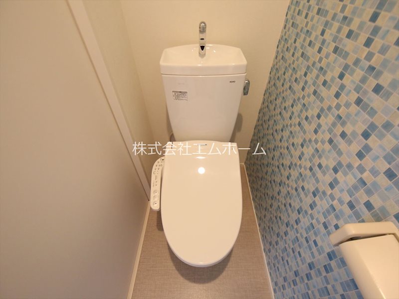 トイレ　温水洗浄暖房便座付トイレ