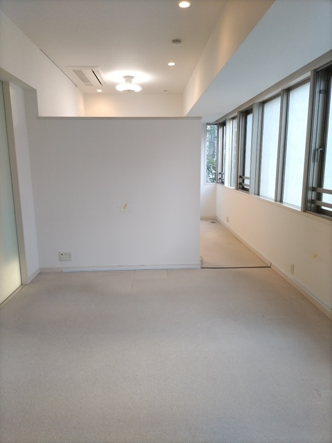 居室・リビング　☆広々とした１Ｒタイプのお部屋☆※クリーニング中です。