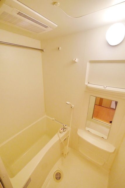 バス・シャワールーム　バスルーム