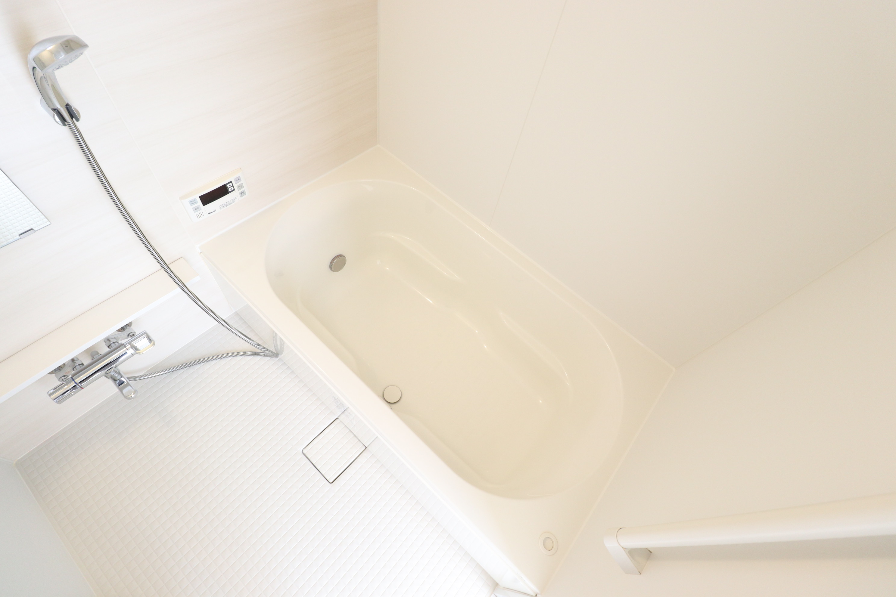 バス・シャワールーム　追焚・浴室乾燥付