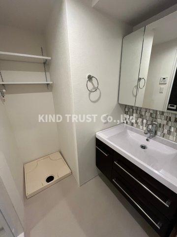 洗面設備　スペースが確保できる洗面所です