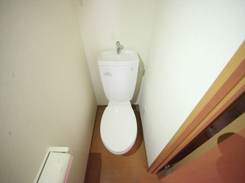 トイレ　洋式トイレ（温水洗浄便座設置可）