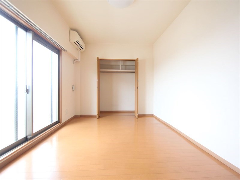 その他部屋・スペース　洋室9.08帖　クローゼット付（収納充実してます）