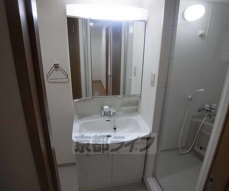 洗面設備　便利なシャンプードレッサー。