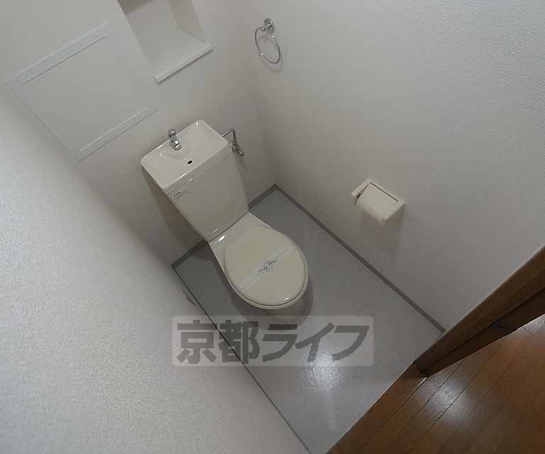 トイレ　清潔感のある洋式トイレ。