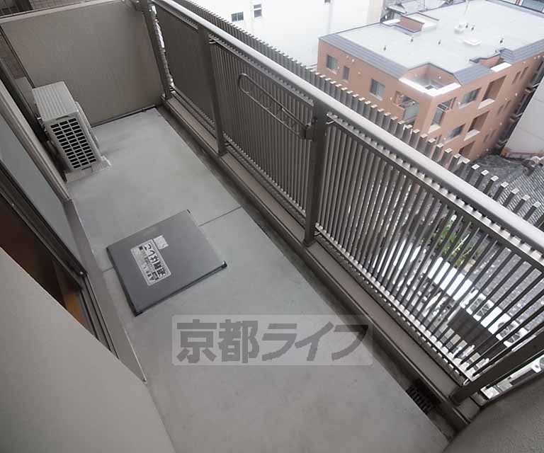 バルコニー　日当たりの良いバルコニー。