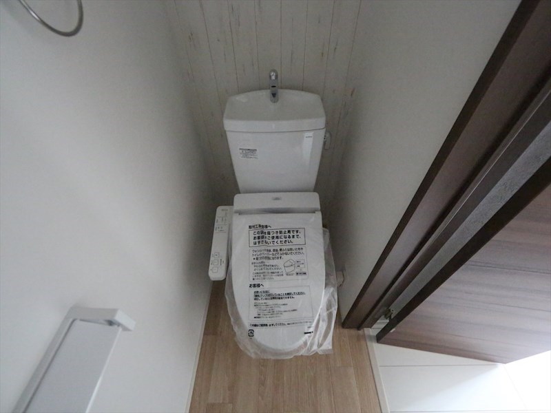 トイレ　温水洗浄暖房便座付トイレ