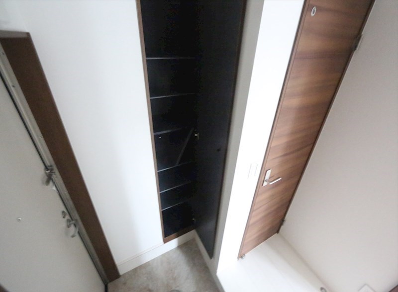 玄関　玄関　シューズボックス付（収納充実）