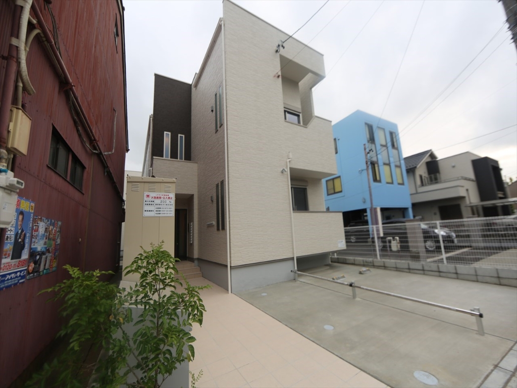 建物外観　外観　オートロック付　光インターネット無料