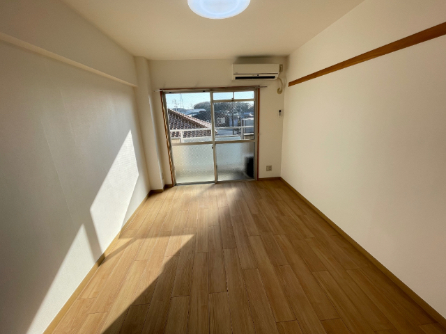 居室・リビング　※室内写真は別室サンプル。