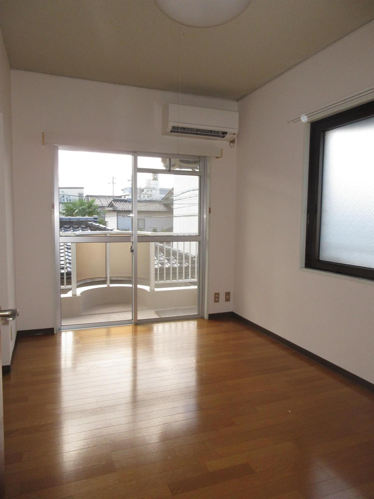 居室・リビング　南向きの洋室です☆