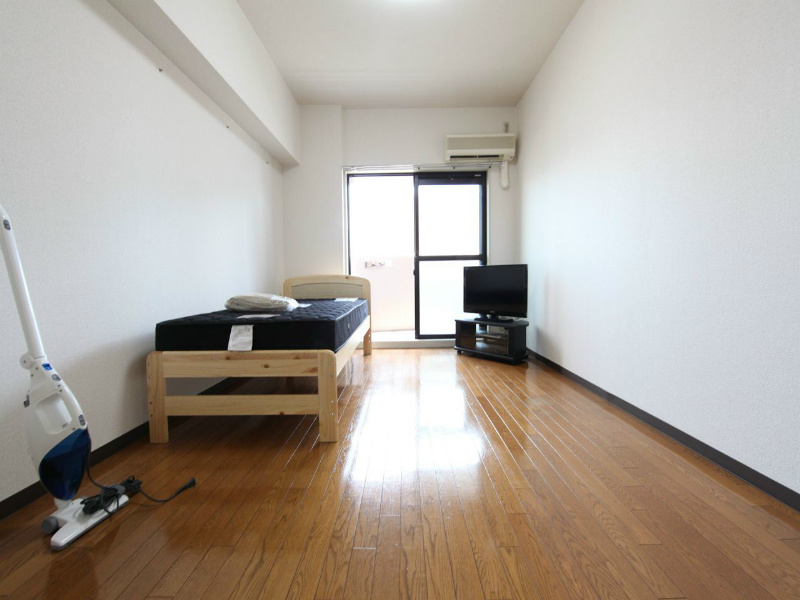 居室・リビング　洋室8帖　クローゼット付　エアコン完備