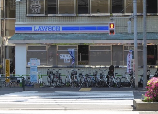 コンビニ　ローソン江戸川橋駅前店（コンビニ）まで154m