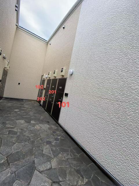 その他共有部分　入り口までの通路はこのようになっています