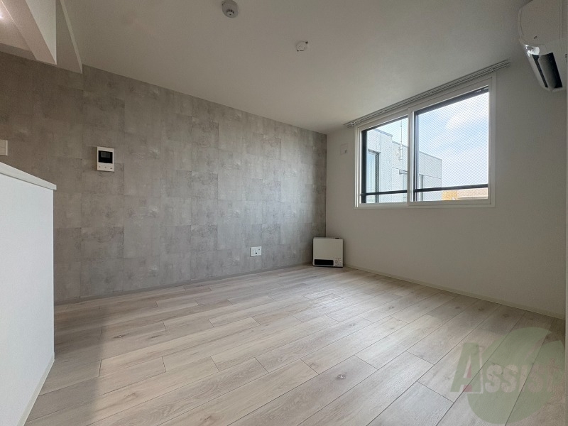 居室・リビング　広々としたリビングですね。使い勝手がよさそうですね！