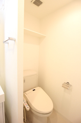 トイレ　落ち着いた色調のトイレです♪