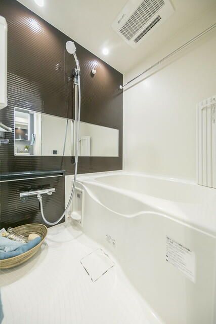 バス・シャワールーム　※別部屋参考写真