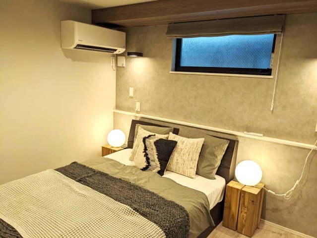 その他部屋・スペース　1階の寝室　※ベッドフレームとマットレスは残置物、その他は参