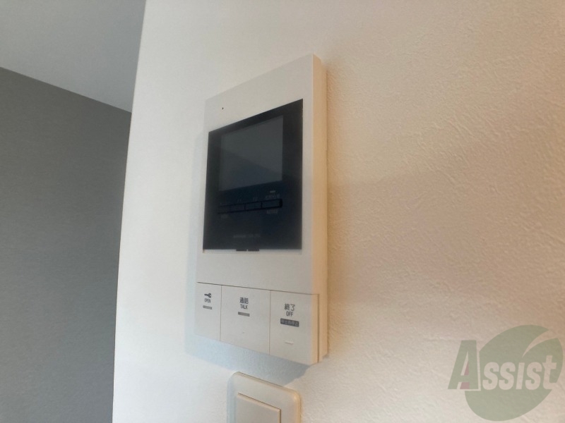 セキュリティ　モニタ付インターホンです。セキュリティ面も安心ですね！