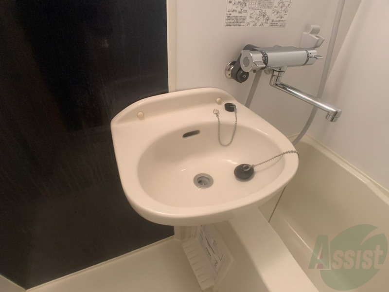 洗面設備　洗面台。身支度にはかかせないですよね～。