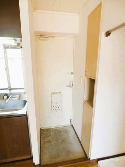 玄関　たっぷり入るシューズボックスあり