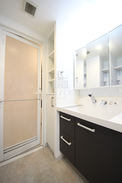 洗面設備　写真は別タイプとなります。