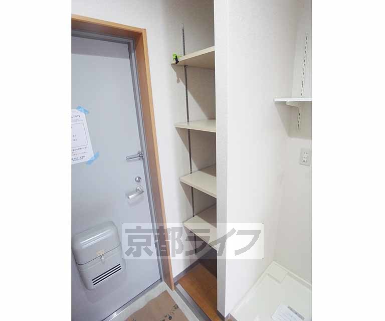 収納　高さのあるシューズボックスです。