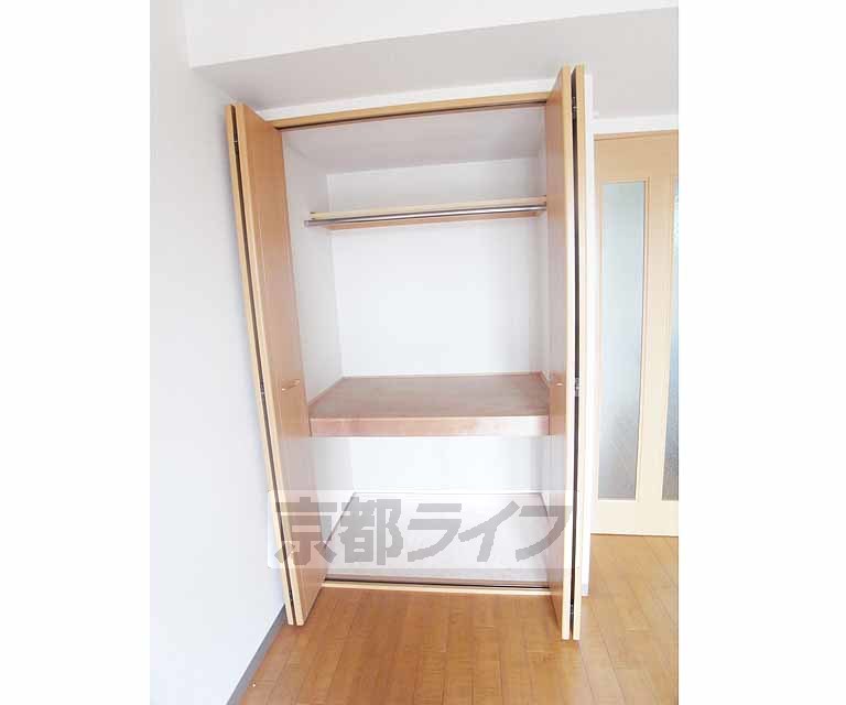 収納　幅のあるクローゼットです。