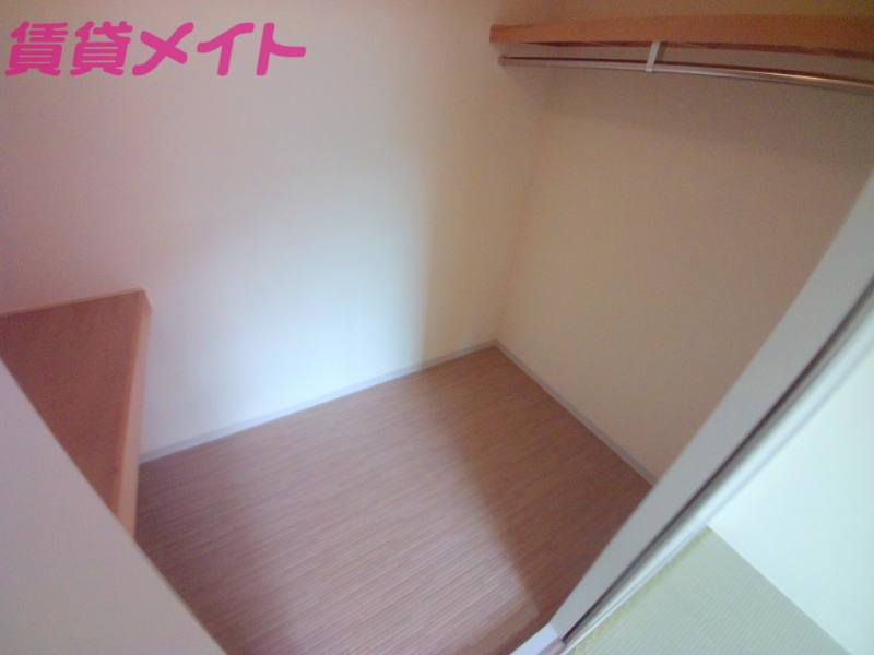 収納　同物件別部屋写真