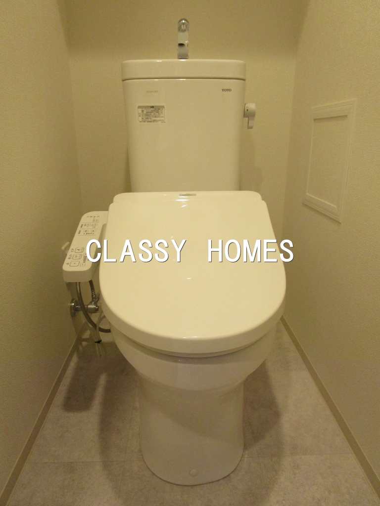 トイレ　2022年竣工　クレイシアアイズ三田：トイレ