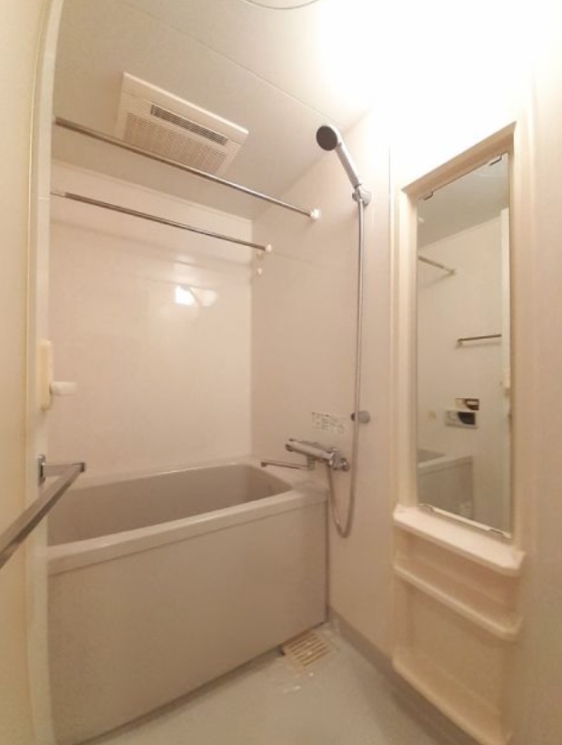 バス・シャワールーム　※別部屋の参考写真です。