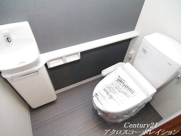 トイレ　温水洗浄便座付き♪